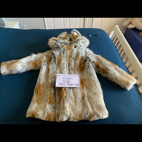 Arctic Wolf Spirithoods Coat 🐺 - Picture 8 of 8